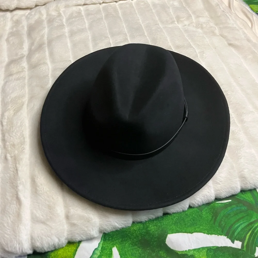 NWT Urban Outfitters OSFM Black Wide Brim Casual Festival Summer Midwest Hat